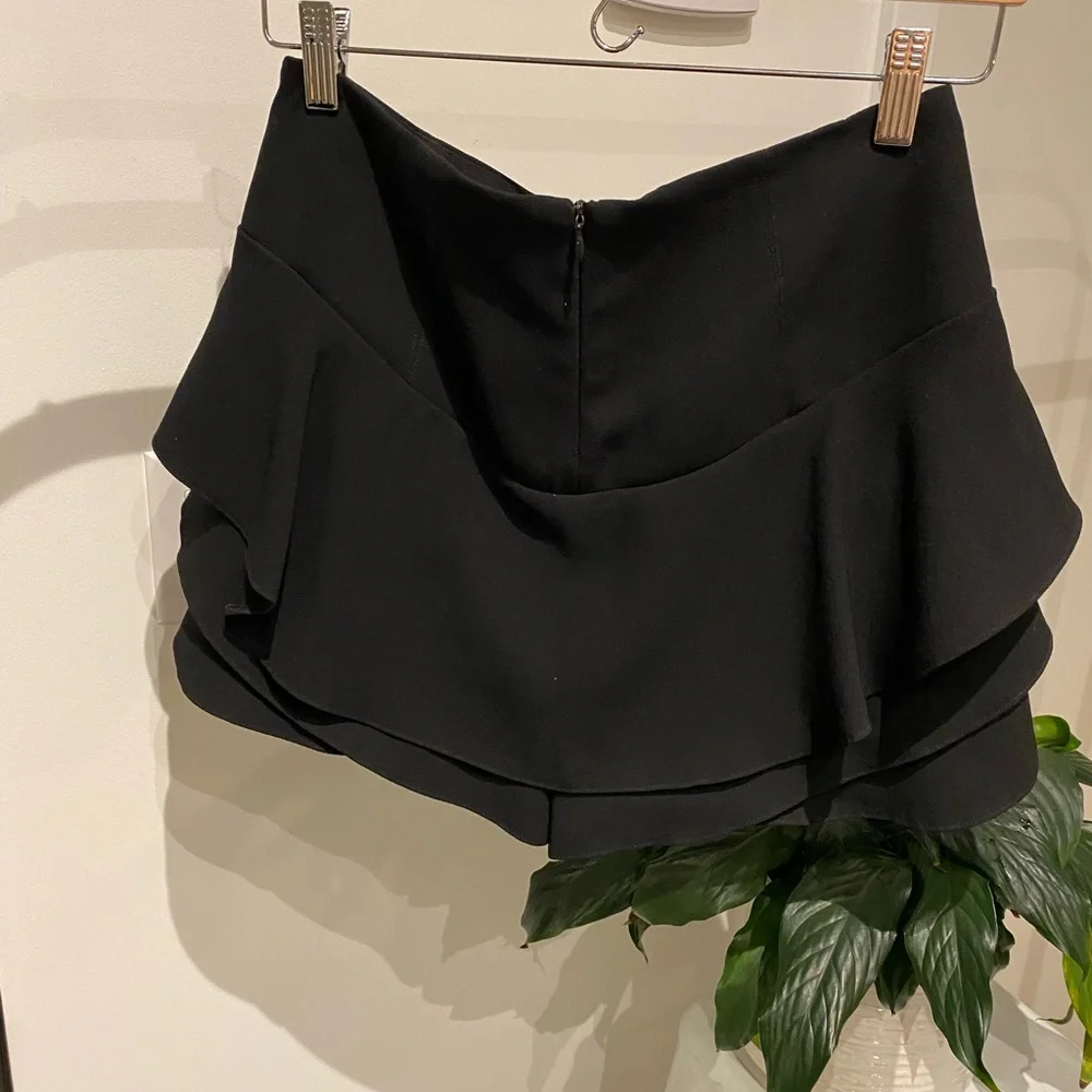Zara Ruffle Skort size medium - Picture 2 of 3